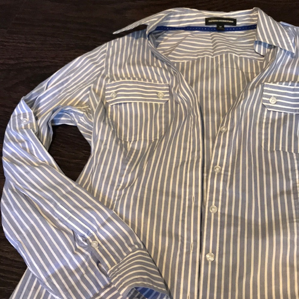 Fitted button up - Picture 2 of 4